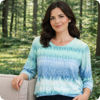 Bussarong-top tillverkad i superl�ckera nyanser i bl�tt med intslag av mint! Toppen har l�ng �rm, rund hals och med res�r i nederkanten s� den kan puffas upp.