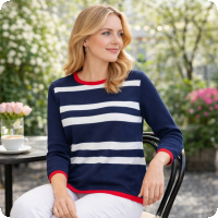 Tr�ja i maritim look som �r designad av Sunday och stickad i ett behagligt Viscosegarn med polyelastan som ger den stretch och fasthet. Finns i lager med snabb leverans till dig!